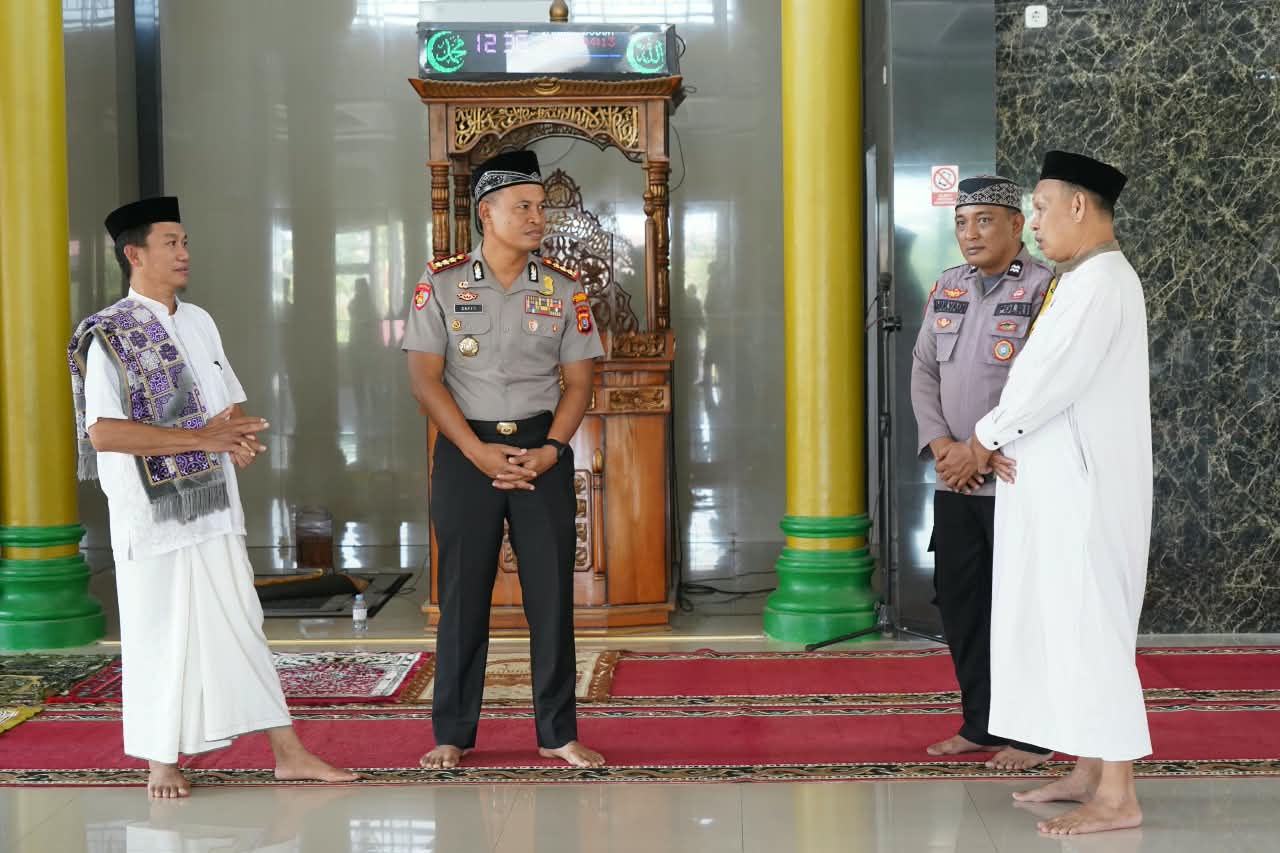 Kapolresta Kendari Gelar Jumat Keliling, Ajak Warga Jaga Kamtibmas